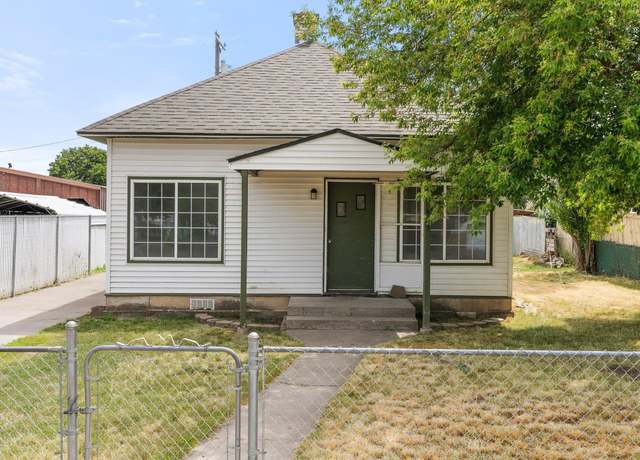 Property at 405 W 5th St, Sprague, WA 99204-5142, 3 beds, 2 baths