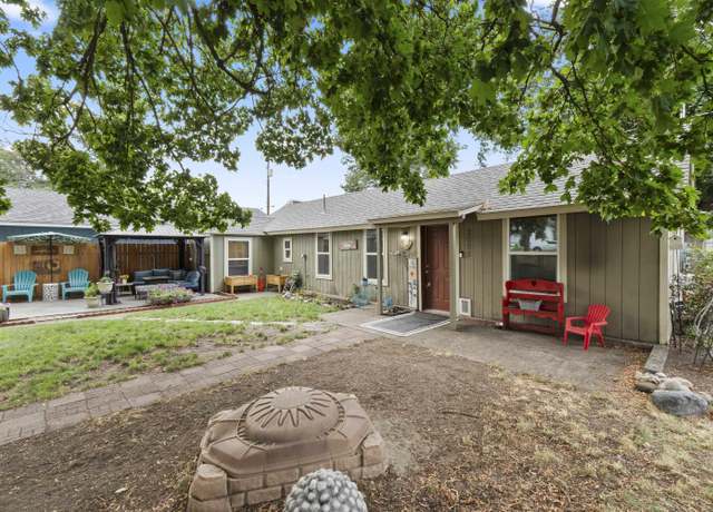 Property at 2002 W Augusta Ave, Spokane, WA 99205, 2 beds, 1 bath