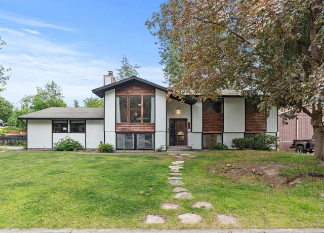 Property at 410 E Shenandoah Dr, Spokane, WA 99208, 7 beds, 3 baths