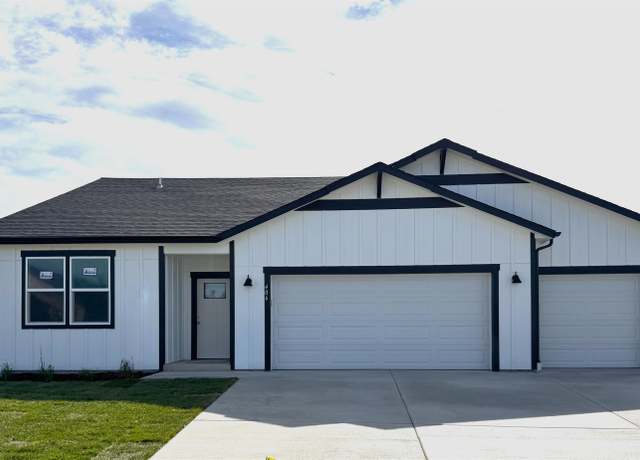 Property at 406 N Washington Ave, Deer Park, WA 99006, 3 beds, 2 baths