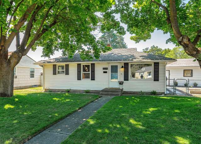 Property at 2319 W Decatur Ave, Spokane, WA 99205, 3 beds, 2 baths