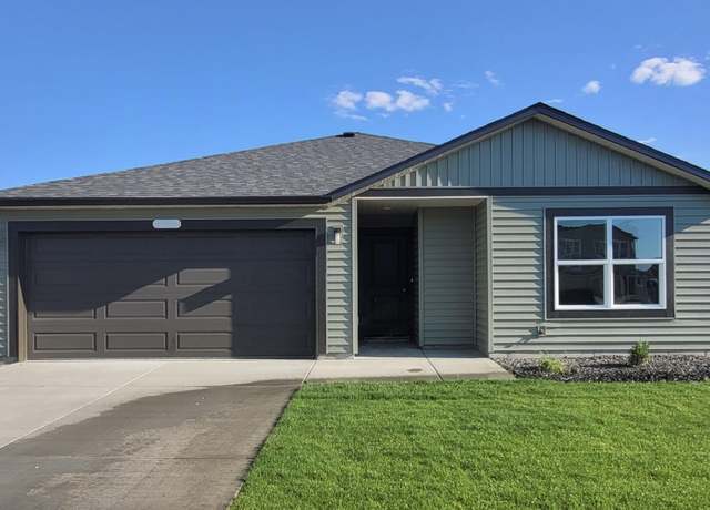 Property at 718 E L St, Deer Park, WA 99006, 3 beds, 2 baths