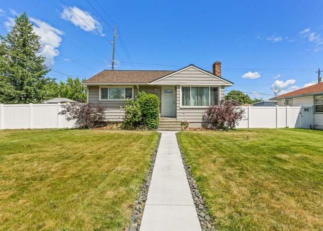 Property at 1405 E Bismark Ave, Spokane, WA 99208, 3 beds, 2 baths