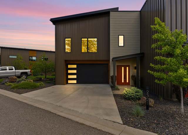 Property at 2321 S Jelsa Rosa Ln, Spokane, WA 99223, 2 beds, 3 baths
