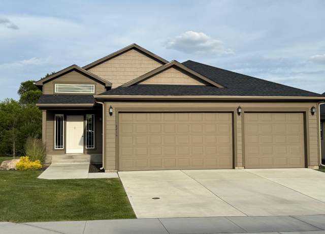 Property at 8416 N Summerhill Ln, Spokane, WA 99208, 4 beds, 3 baths