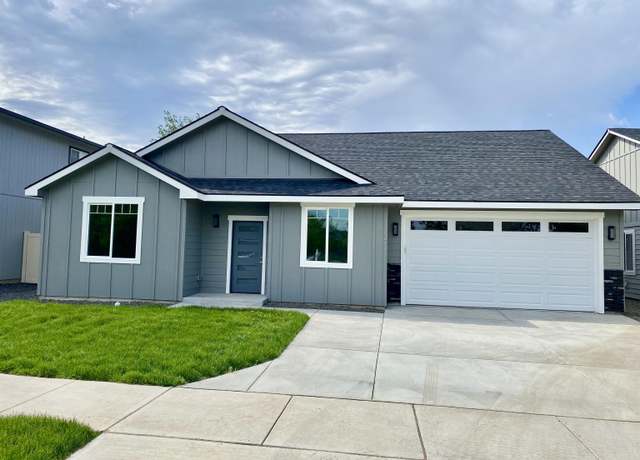 Property at 2021 W Walker Ave, Spokane, WA 99208, 4 beds, 2 baths