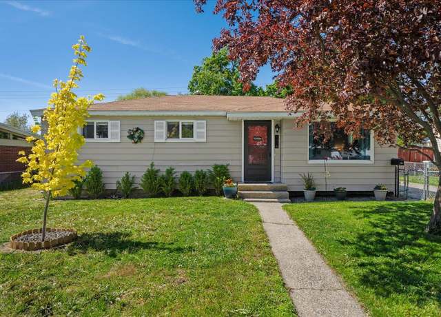 Property at 7015 N Howard St, Spokane, WA 99208, 4 beds, 2 baths