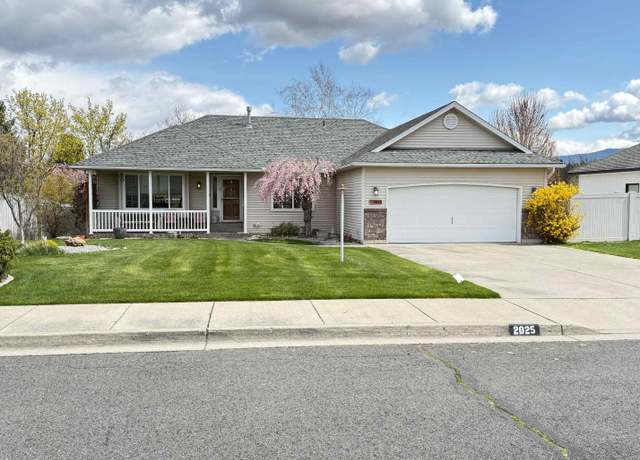 Property at 2025 S Saint Charles Rd, Spokane Valley, WA 99037, 4 beds, 3 baths