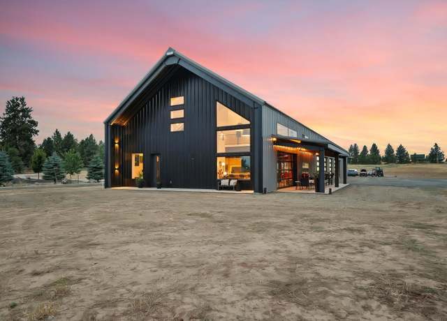 Property at 618 E Washington Rd, Spokane, WA 99224, 2 beds, 3 baths