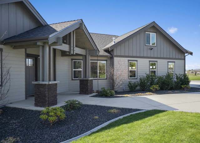 Property at 5114 N Oakland Rd, Spokane Valley, WA 99027, 3 beds, 3 baths