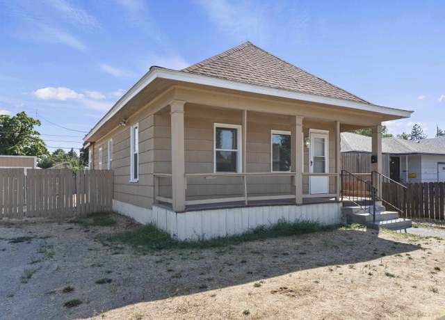 Property at 824 E Hoffman Ave, Spokane, WA 99207, 2 beds, 1 bath