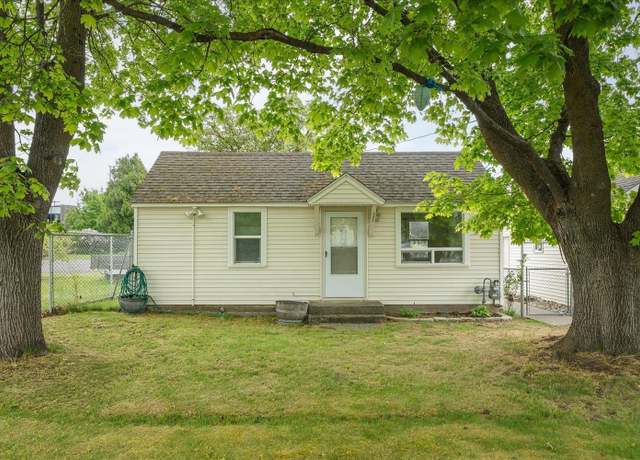 Property at 222 N Whipple Rd, Spokane Valley, WA 99206, 2 beds, 1 bath