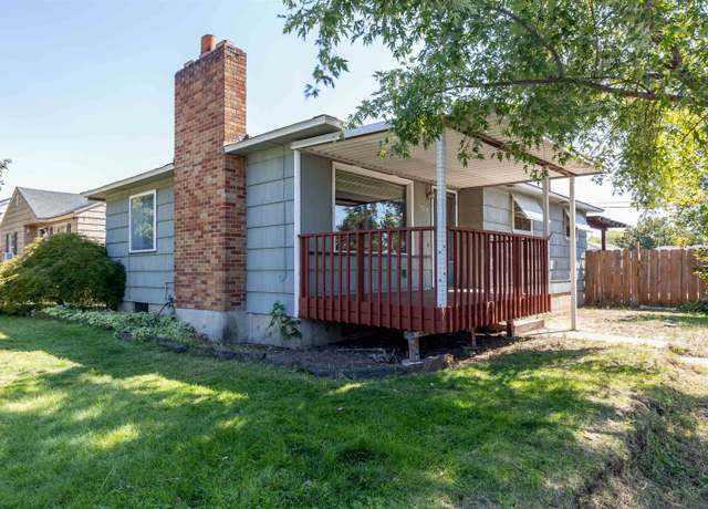 Property at 5020 N Cochran St, Spokane, WA 99205, 4 beds, 2 baths