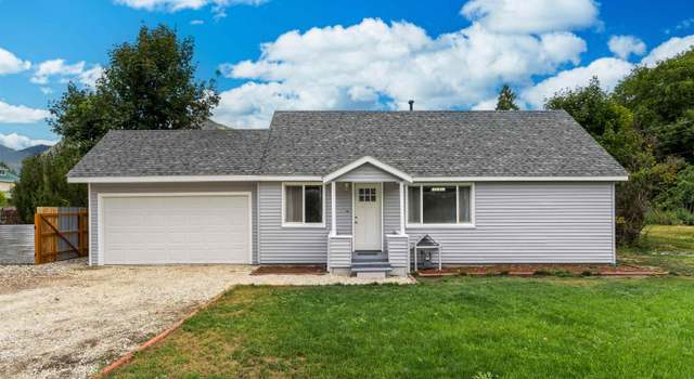Photo of 103 S Bernard St, Chewelah, WA 99109