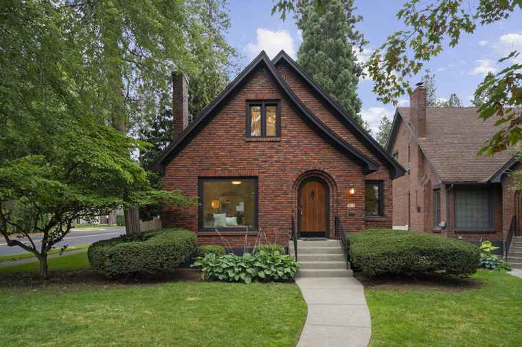 Photo of 903 W 18th Ave Spokane, WA 99203