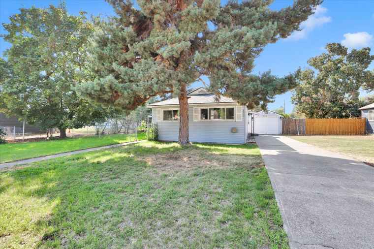 Photo of 5511 N Milton St Spokane, WA 99205