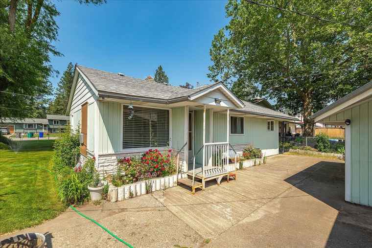 Photo of 10904 E 26th Ave Spokane, WA 99206