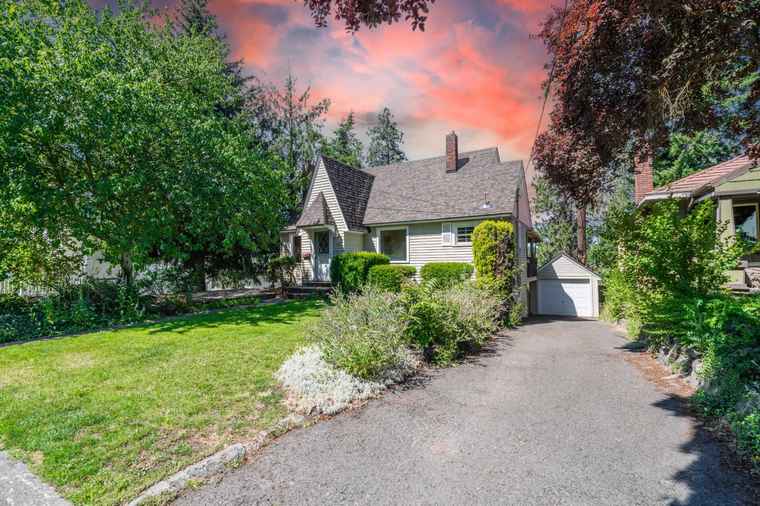 Photo of 1624 S Maple Blvd Spokane, WA 99203
