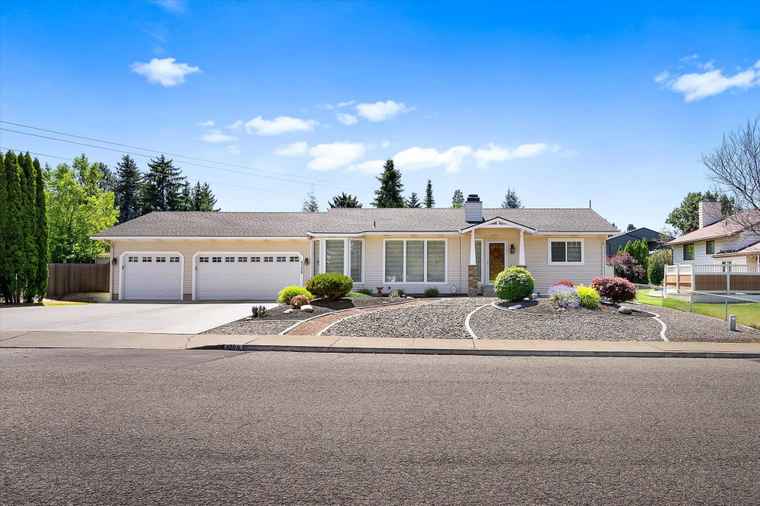 Photo of 4206 E Sumac Dr Spokane, WA 99223