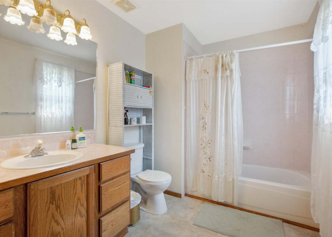 13017 W Greenfield Rd, Nine Mile Falls, WA 99026
