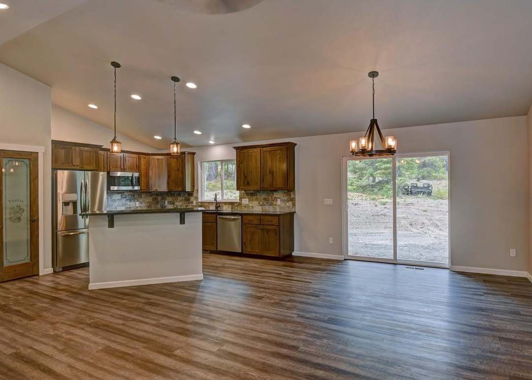 51 Parkland Dr, Blanchard, ID 83804