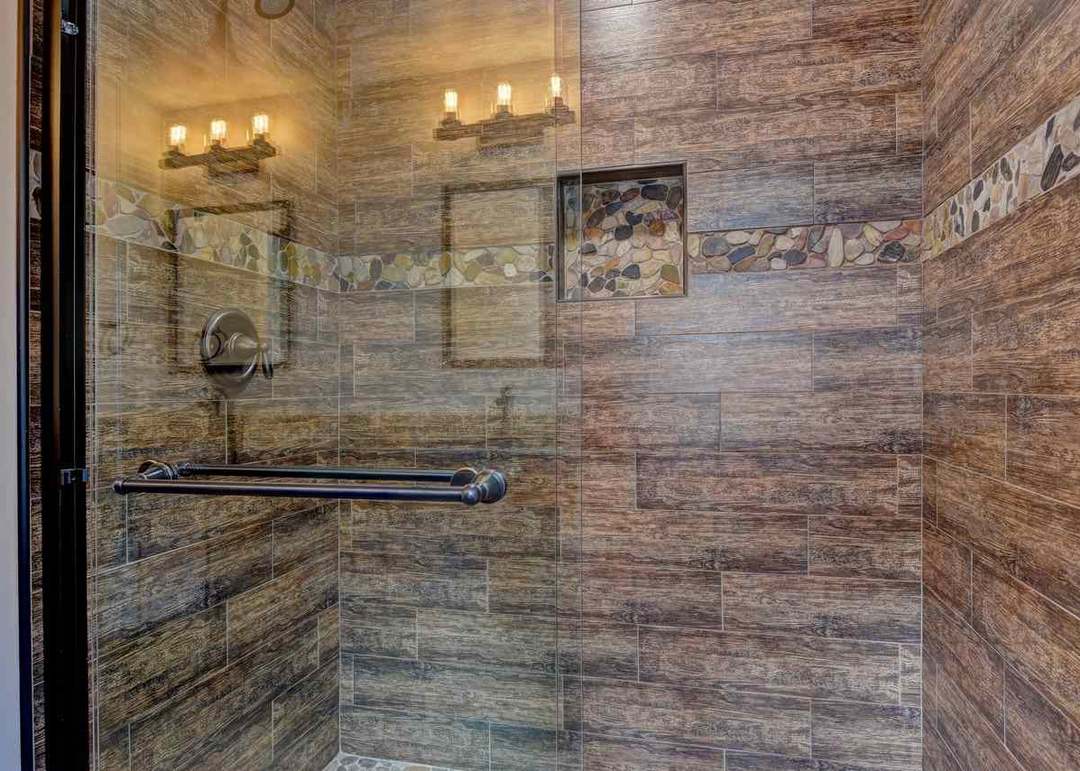 51 Parkland Dr, Blanchard, ID 83804