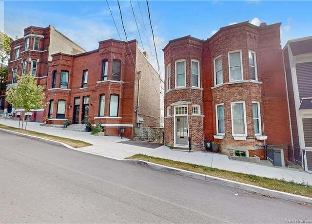 Property at 154 Sydney St, Saint John, NB E2L 2M3, 3 beds, 1.5 baths