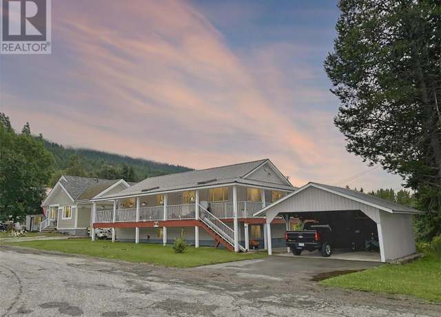 Property at 301 Fowler St, Riondel, BC V0B 2B0, 5 beds, 3 baths