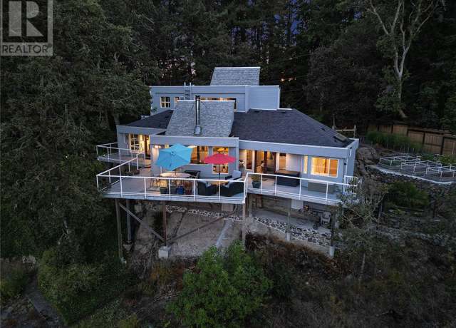 Photo of 333 CYRIL OWEN Pl, Saanich, BC V9E 2B6