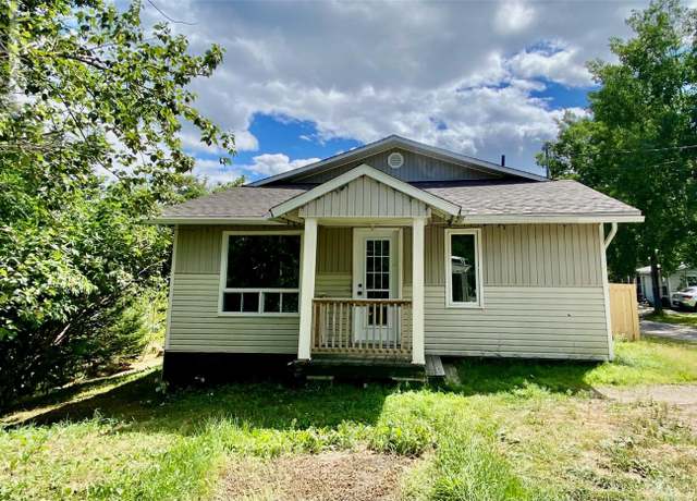 Property at 86 Main St North, Glovertown, NL A0G 2L0, 4 beds, 2 baths