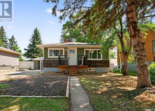Property at 657 Grandview St W, Moose Jaw, SK S6H 5L3, 3 beds, 2 baths