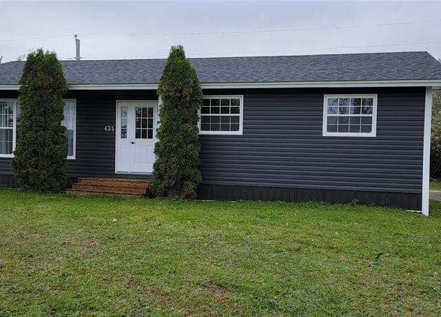 Property at 435 Creston Blvd, Marystown, NL A0E 2M0, 5 beds, 2 baths