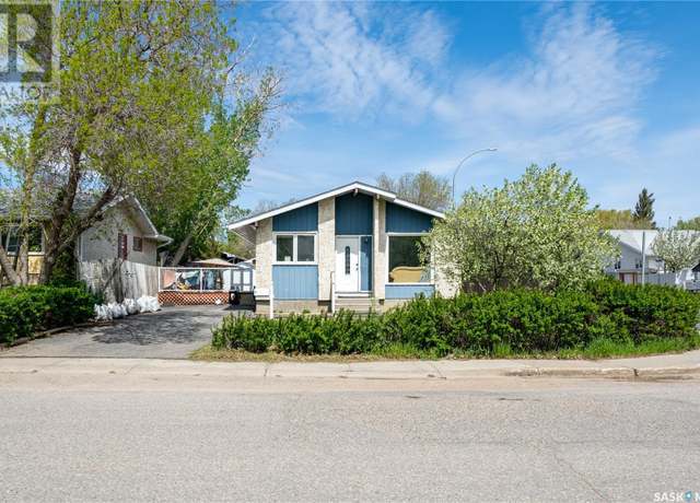 Property at 198 THOMSON Ave, Regina, SK S4N 5L3, 3 beds, 2 baths