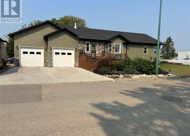 Property at 455 4th St, Carrot River, SK S0E 0L0, 5 beds, 3 baths