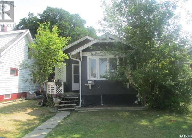 Property at 1359 Elphinstone St, Regina, SK S4T 3M5, 2 beds, 1 bath