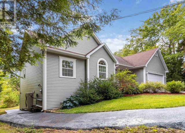 Property at 6 Carrie Cres, Beaver Bank, NS B4G 1B2, 4 beds, 3 baths