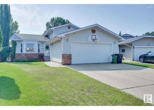 Photo of 200 LAGO LINDO Cres NW, Edmonton, AB T5Z 1Y6