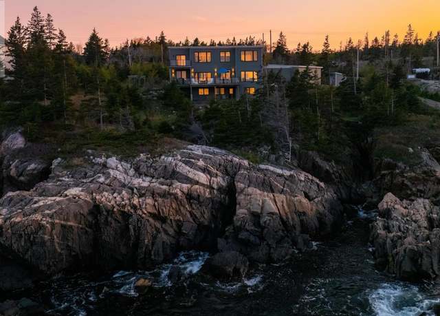 Property at 536 Ketch Harbour Rd, Bear Cove, NS B3V 1P8, 5 beds, 4.5 baths