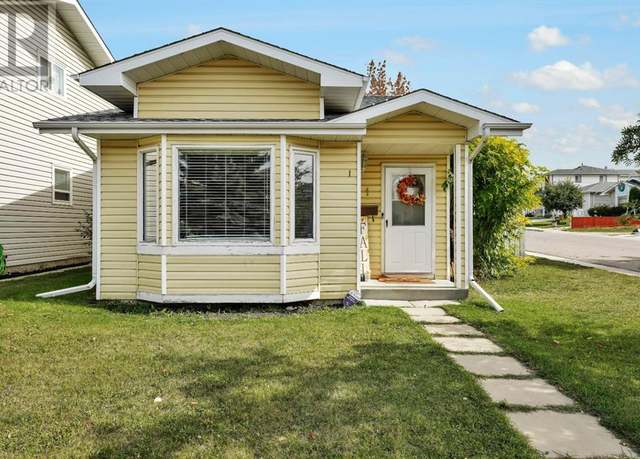 Photo of 1 Elwell Ave, Red Deer, AB T4R 2J7