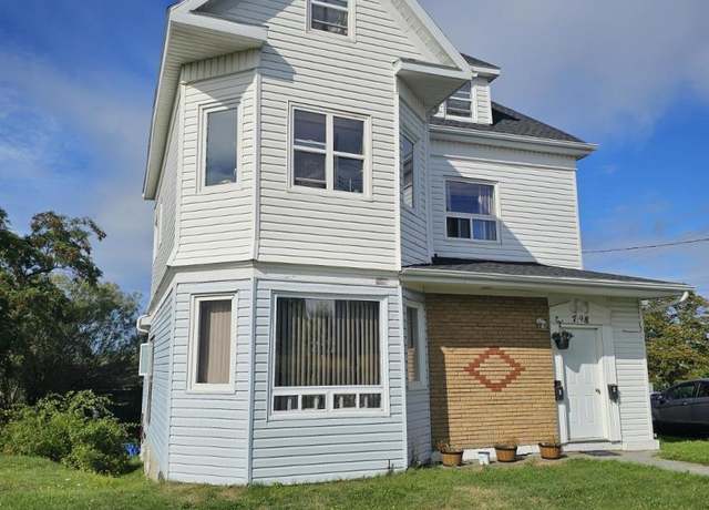 Property at 798 Main St, Glace Bay, NS B1A 4Z1, 6 beds, 3.5 baths