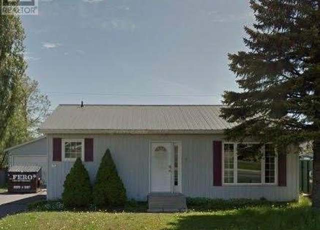 Property at 73 Mapleton Rd, Moncton, NB E1C 7W6, 5 beds, 2 baths
