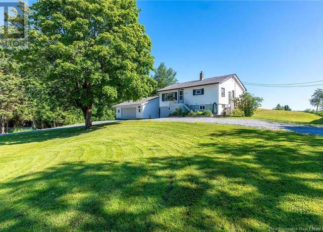 Property at 1020 Westfield Rd, Saint John, NB E2M 7N2, 3 beds, 2 baths