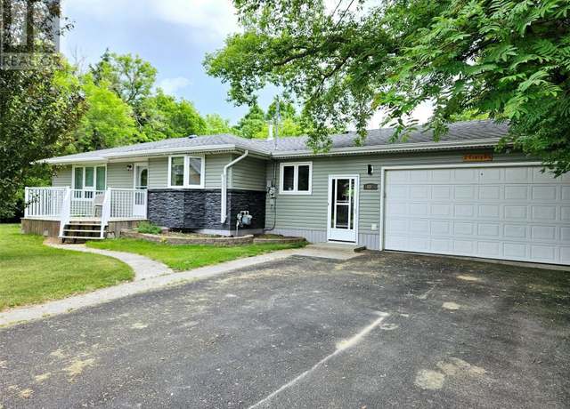 Property at 404 Manor St, Arcola, SK S0C 0G0, 2 beds, 2 baths