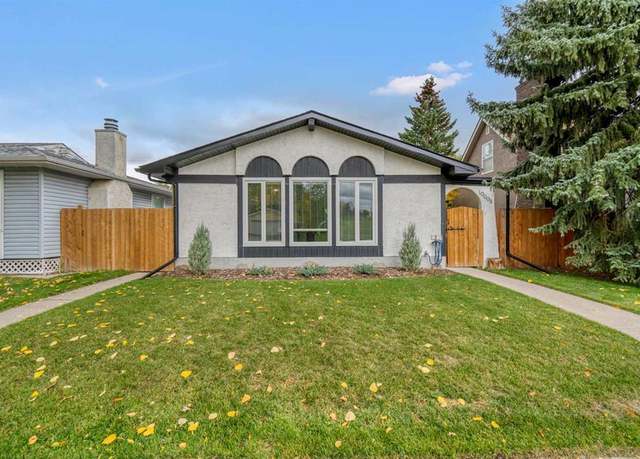 Photo of 10608 Oakfield Dr Southwest, Calgary, AB T2W 2A9