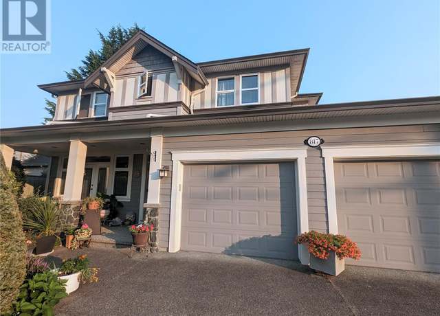 Photo of 817 Rogers Ave, Saanich, BC V8X 3R1