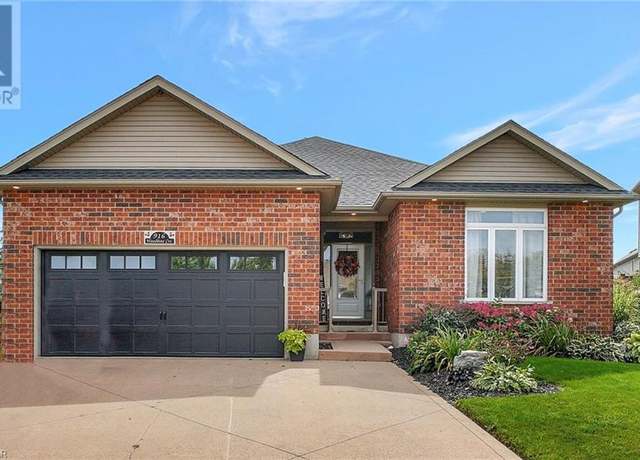 Photo of 916 WOODBINE Crt, Kitchener, ON N2R 1X4