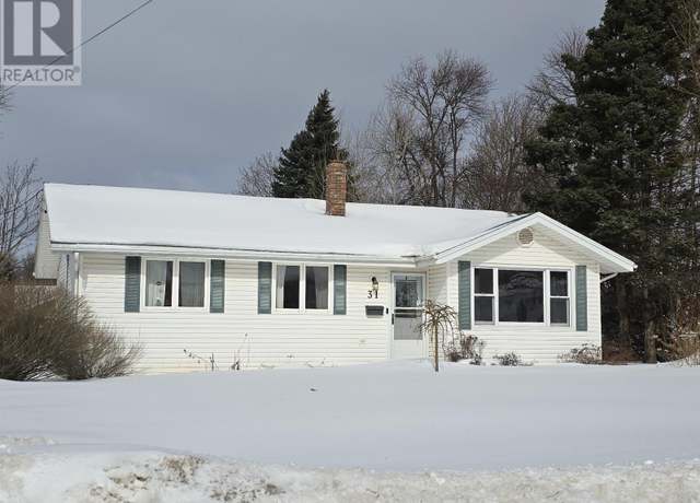 Property at 31 Moreau Dr, Charlottetown, PE C1A 2Y3, 3 beds, 1 bath