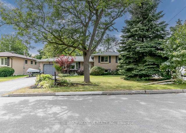 Photo of 28 Harding Ave, Barrie, ON L4M 3K2