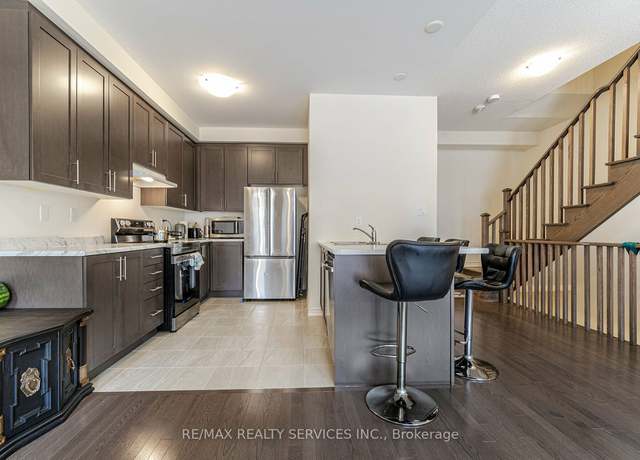 Photo of 7 Arrowview Dr, Brampton, ON L7A 5H8