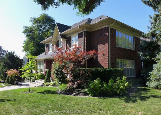 Photo of 79 College View Ave, Toronto, ON M5P 1J9